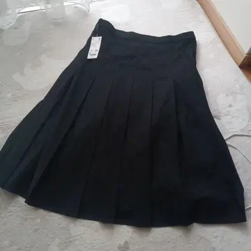 UNIQLO 와이드 플리츠 미디 스커트 정가 3990