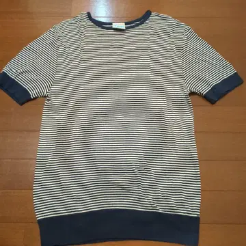 루트로와 letroyes 보더 니트 T셔츠