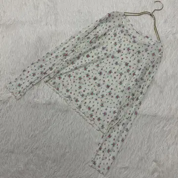 ehka sopo 얇은 소재 꽃무늬 티셔츠 화이트 프리 오샤레 비침