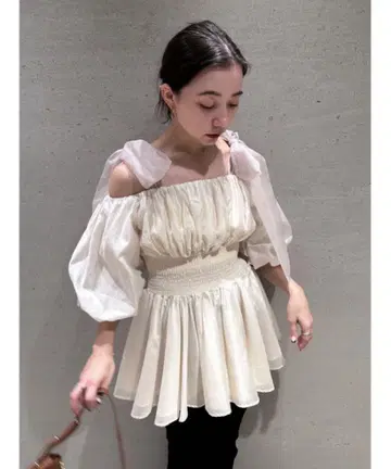 허리 셔링 리본 블라우스