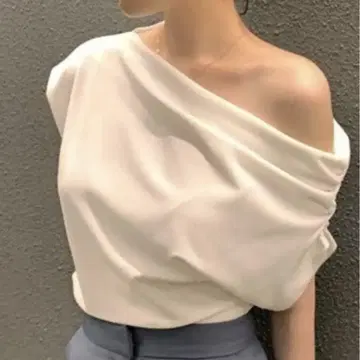 원숄더 개더 드레이프 상의 화이트 ZARA UNIQLO COS