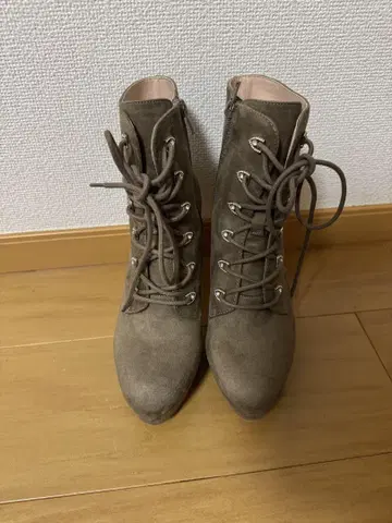 rady 브라운 스웨이드 레이스업 부츠