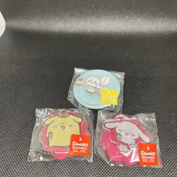 [ 미사용 새상품 ] 치이카와 산리오 콜라보 아크릴 스탠드 & 캔뱃지