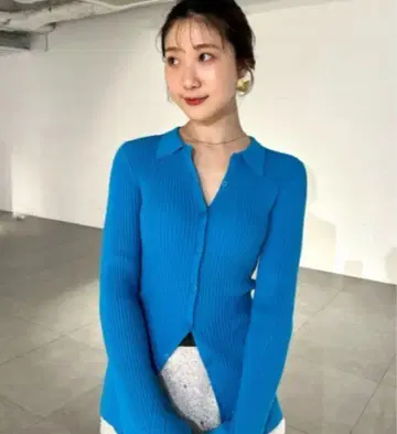 LILY BROWN 셔츠 디테일 니트탑