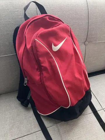 NIKE 나이키 백팩 빨검 켄타우로스 켄타 착용