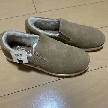 무스탕 스웨이드 슬립온