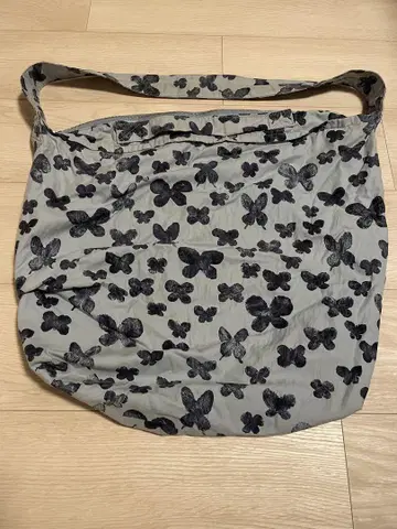 미나 페르호넨 나비 프린트 대용량 백