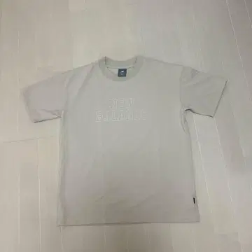 NEW BALANCE 베이지 T셔츠