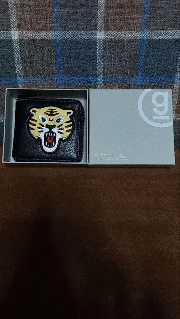 미사용 새상품 graniph 오썸 타이거 지퍼 지갑