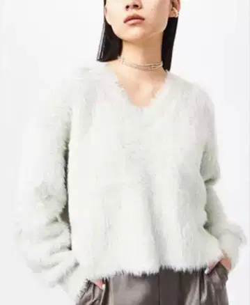 Stunning lure 화이트 V넥 긴팔 스웨터 M