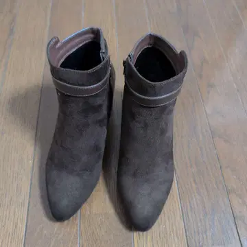 다크 브라운 부츠 하이힐