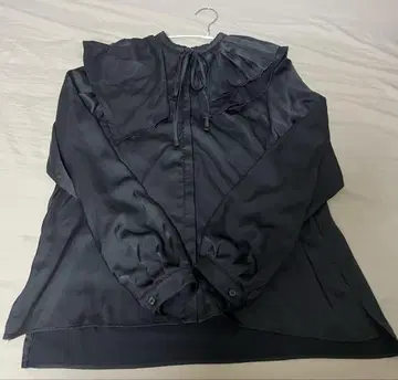 aga YAMADAYA 프릴 블랙 긴팔 셔츠