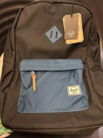 새상품 Herschel 백팩 블랙/파랑 20L 수납