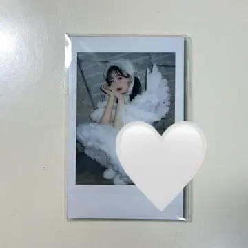 마츠모토 카렌 프린트 폴라로이드 LARME 의상