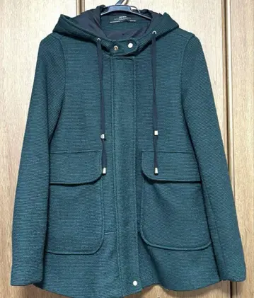 ZARA BASIC 다크 그린 후드 부착 코트