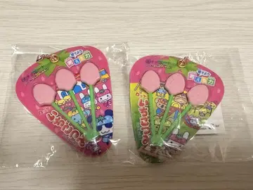 딸기 따기 키링