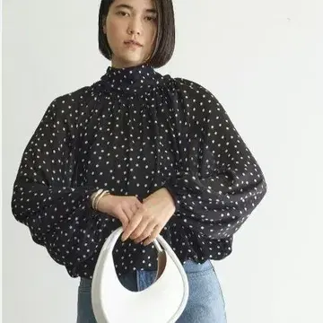 개럴개런트 [2가지 방식으로 입을 수 있는] 도트 타이 블라우스
