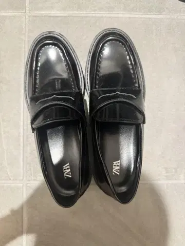 ZARA 블랙 로퍼 EUR 37