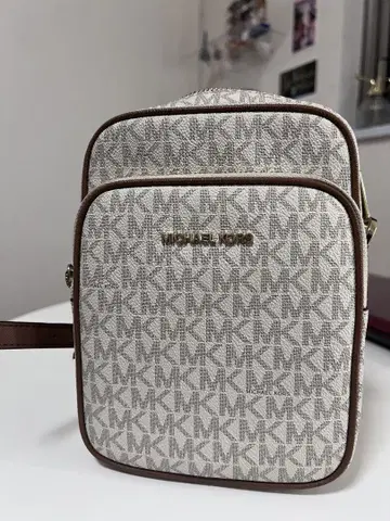 MICHAEL KORS 로고 패턴 숄더백
