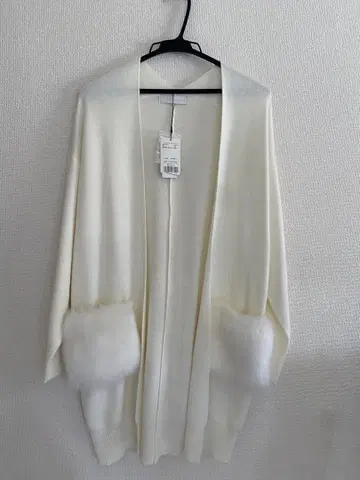 세실 맥비 화이트 퍼 니트 가디건 [미사용품] M