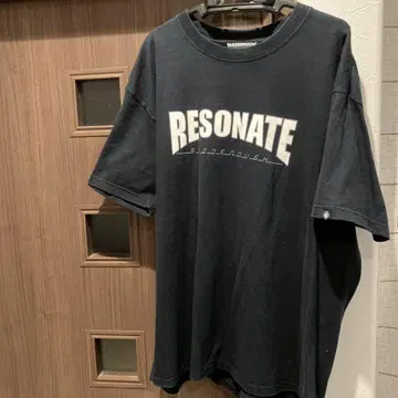 RESONATE (good enough) 블랙 T셔츠