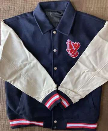 IVE 바시티 자켓