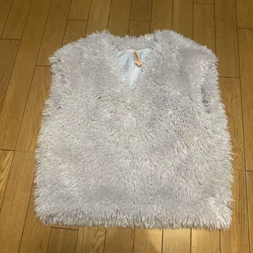 LURS 화이트 퍼 베스트
