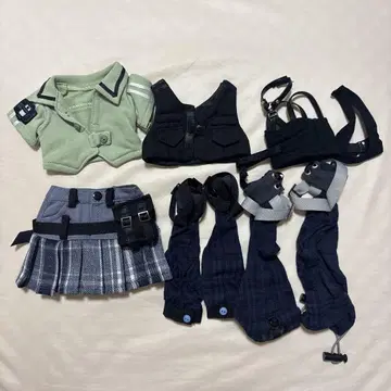 딜러님 제작 1/4 아웃핏 폴리스