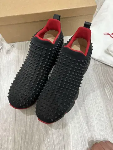Christian Louboutin 스파이크 스니커즈 43