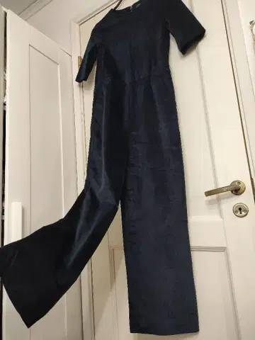 새상품급 COS 코스 벨벳풍 점프수트 XS 네이비