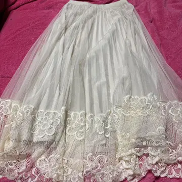 프리 사이즈 아이보리색 복슬복슬 론스커트