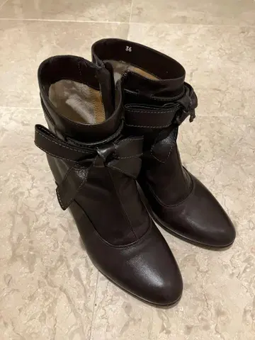 긴자 요시노야 가죽 숏부츠 23cm
