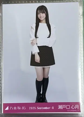 노기자카46 브로마이드 어깨 트임 상의 세토구치 신츠키