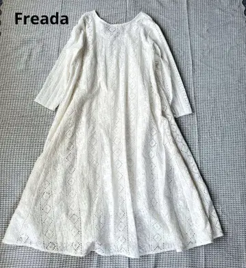 Freada 컷워크 레이스 원피스 페치 원피스 포함 화이트