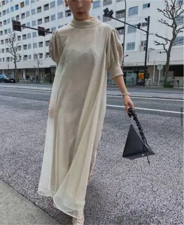 FLUFFY MACARON DRESS 베이지 M 사이즈