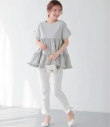 핏모어 슬릿 슬리브 밑단 프릴 티어드 반팔 상의