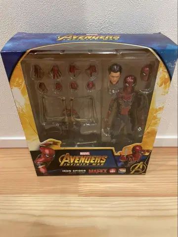 MAFEX 아이언 스파이더 어벤져스 인피니티 워