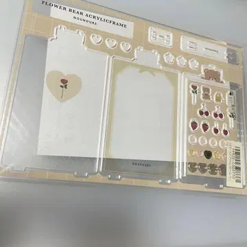 플라워 베어 아크릴 프레임 베이지