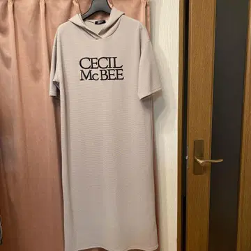 [미사용에 가까움] CECIL Mc BEE 후드 부착 원피스 M 사이즈