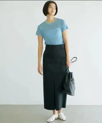 [  ] 블랙 타이트 스커트 GALLARDAGALANTE