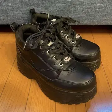 YOSUKE 통굽 레이스업 스니커즈