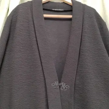 케이스케 요네다 블랙 롱 가디건 텍스처 마감