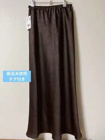 로리즈팜 스트레치 새틴 스커트 미사용 새상품 택 포함!