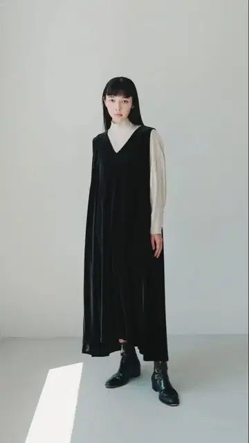 foufou 슬리브리스 벨로아 원피스