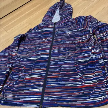 arena 스트라이프 패턴 후드 부착 자켓