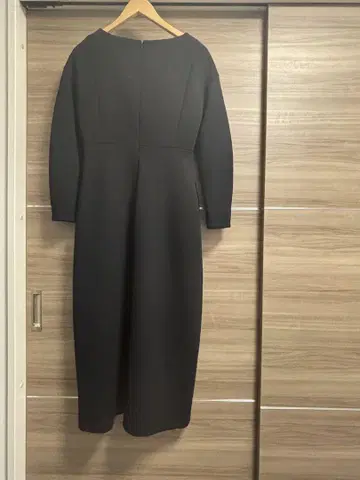RO 블랙 긴팔 타이트 드레스