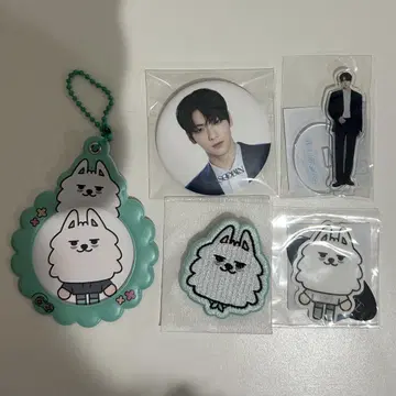 txt 수빈 캔 배지 커버 홀더 스티커 아크릴 스탠드 핀 배지