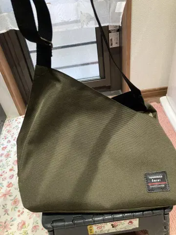 아야노코지 가마구치 스퀘어 원숄더백