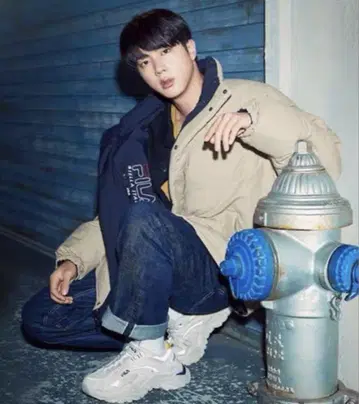 FILA 인트레이션 라이트 BTS 진 착용 모델 통굽 스니커즈 27cm