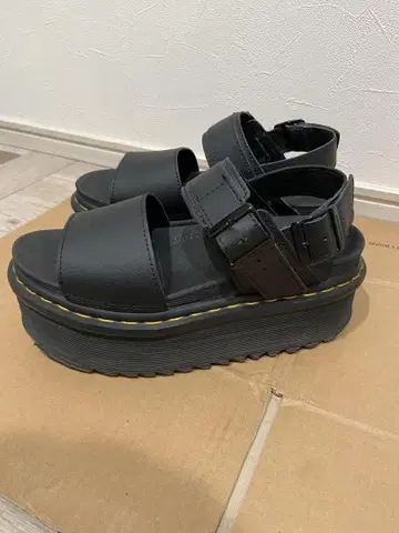 Dr.Martens 샌들 23.5cm